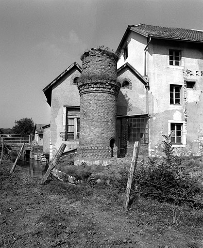 photo pour moulin Ã  farine, puis minoterie Seltensperger, actuellement logement et magasin de commerce