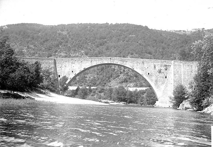 photo pour Pont sur le Doux dit le Grand Pont (Ã©galement sur commune de Saint-Jean-de-Muzols)