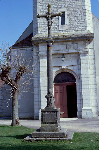 photo pour Croix de pierre datÃ©e de 1617