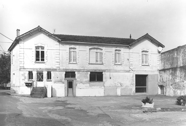 photo pour Laiterie et fromagerie industrielles de Saint-Hilaire-du-Bois