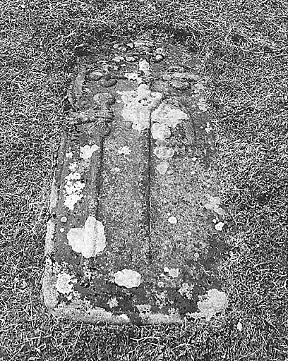 photo pour tombeau (dalle funÃ©raire) de pÃ¨lerin de Saint-Jacques-de-Compostelle