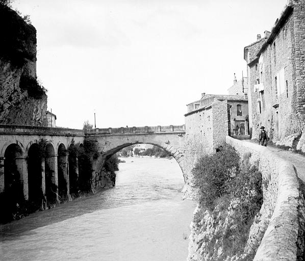 photo pour Pont romain