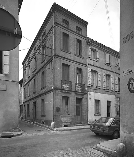 photo pour Immeuble 13 rue des PrÃªtres