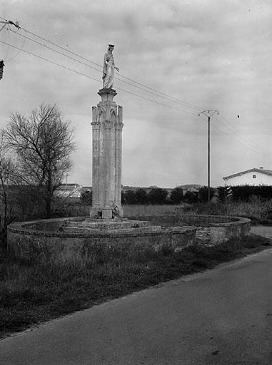 photo pour Monument de la-Vierge-de la-_MORANDE (Monument CommÃ©moratif)