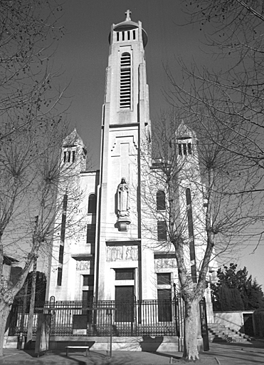 photo pour Eglise paroissiale Saint-ThÃ©rÃ¨se-de-Lisieux