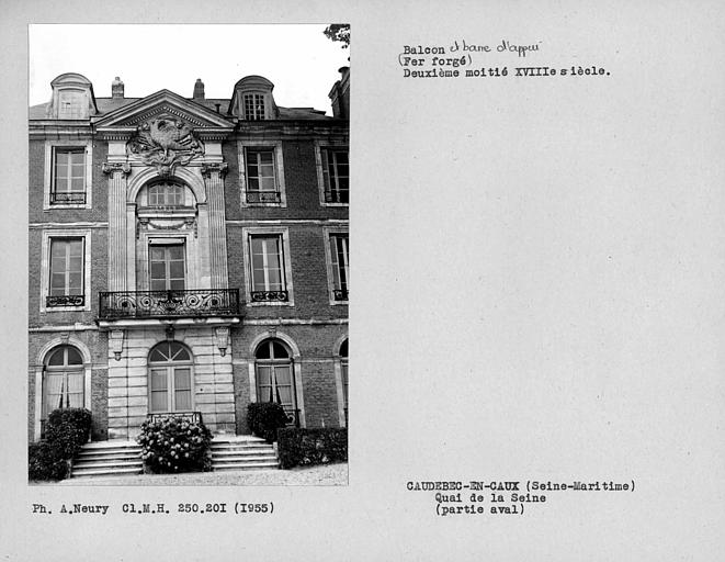 photo pour Ancienne maison de Caumont, actuellement mairie