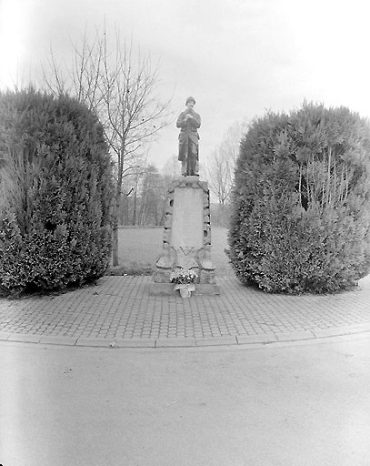 photo pour Monument aux morts de la Guerre de 1914-1918 11
