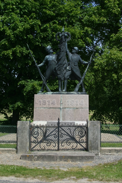 photo pour Monument aux morts des Marie-Louise et des Bleuets de 1914