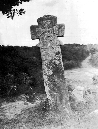 photo pour Croix monolithe de CoÃ«t-Ã -Tous