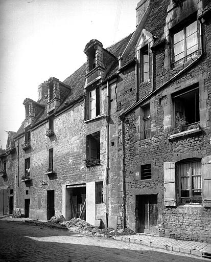photo pour Maison, dans la cour du MusÃ©e des Antiquaires de Normandie
