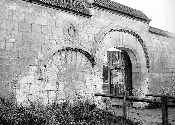 photo pour Ancienne abbaye Saint-Lucien, Ã  Notre-Dame-du-Thil