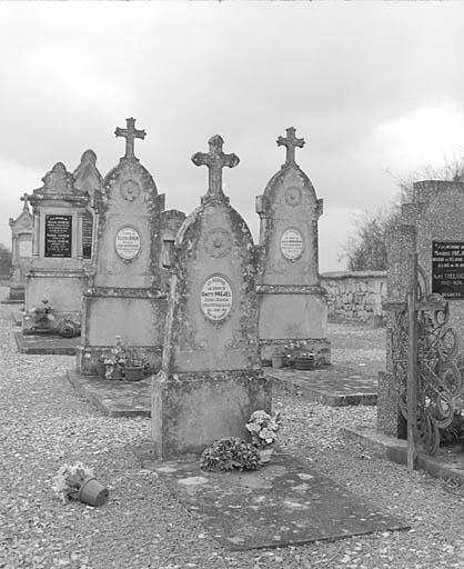 photo pour SÃ©rie de 3 tombeaux : de Ginette Prejel, d' EugÃ©nie Biron et de Jules Bergeron