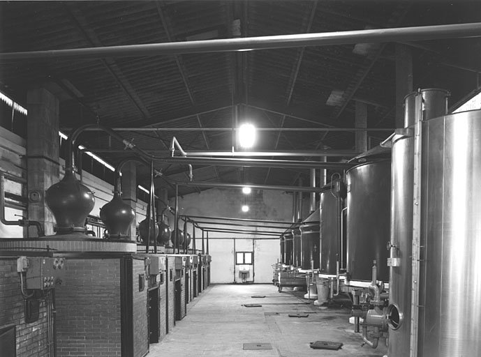 photo pour PrieurÃ© ; puis distillerie d'eaux-de-vie de cognac Vinet-Leteux